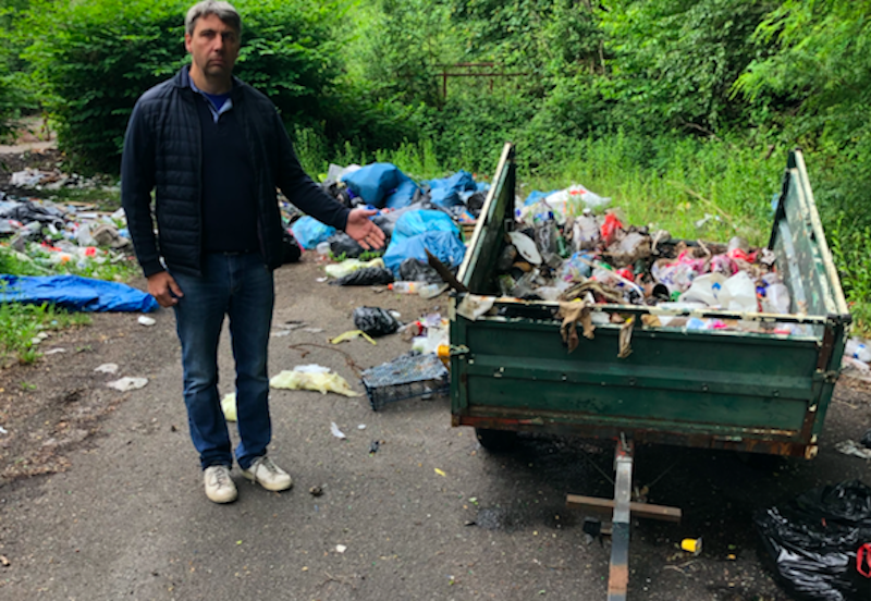 Benoit Cornu dénonce les dépôts sauvages dans sa commune de Ronchamp.