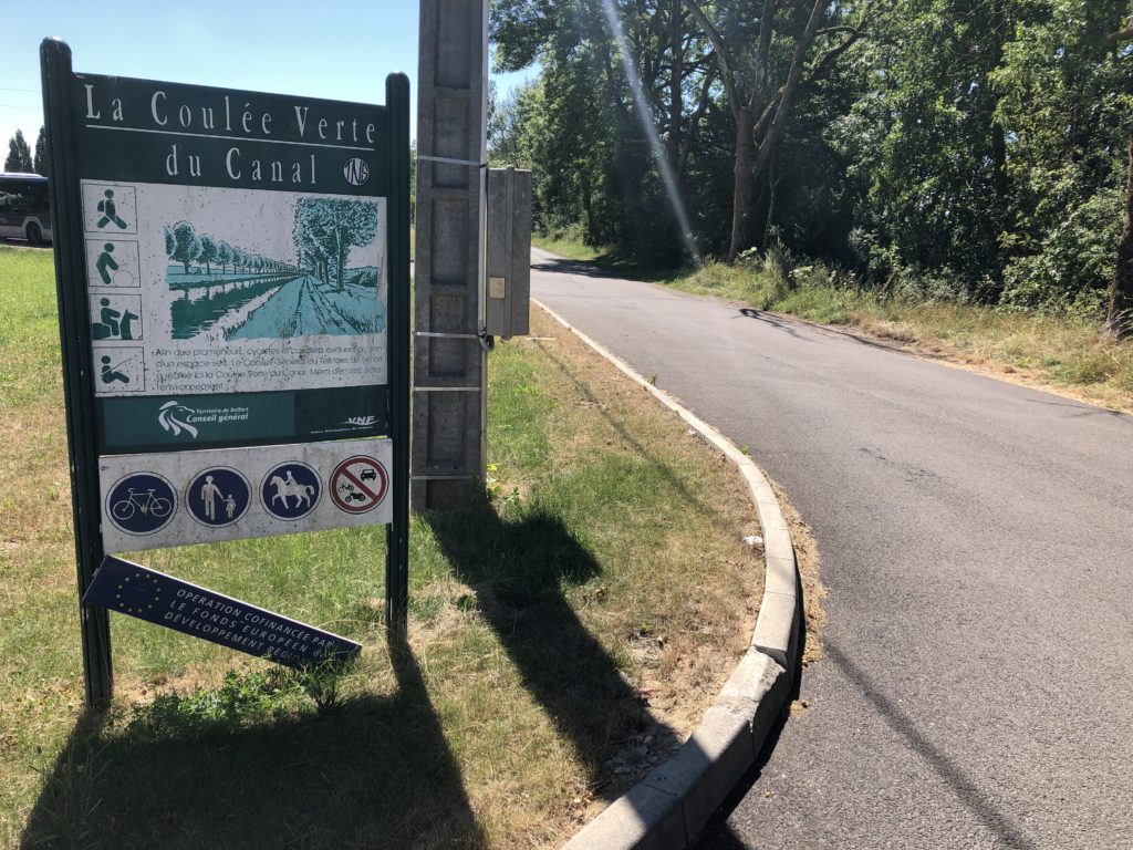 La coulée verte s'arrête comme le canal à l'entrée de Chalonvillars