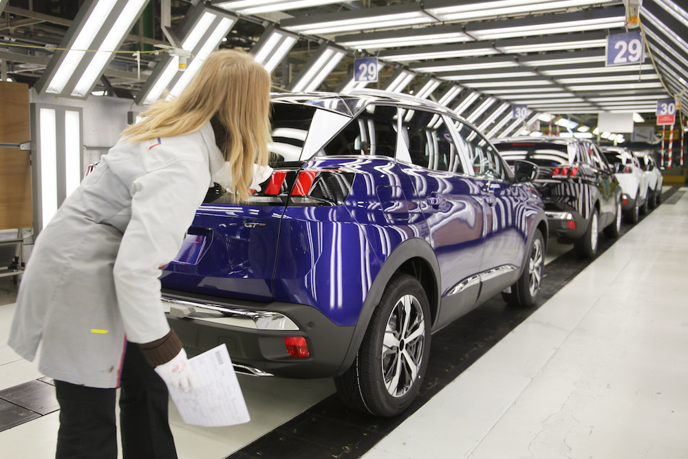 Le marché automobile européen limite les dégâts en juin grâce à la France