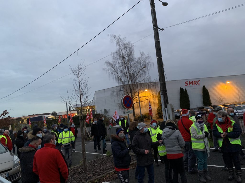 Grève devant SMRC, à Rougegoutte, dans le Territoire de Belfort.