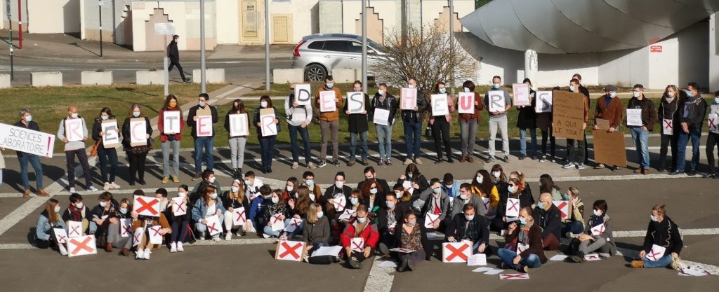 Opération "lycée mort" au lycée Courbet, ce jeudi 25 février 2021.