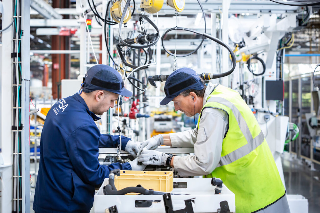 Sochaux va accueillir à Stellantis un atelier prottype assemblage batteries.