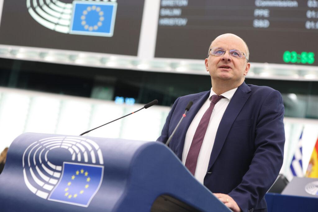 Christophe Grudler, député européen Renew lors du vote du programme spatial IRIS (©Europarl).