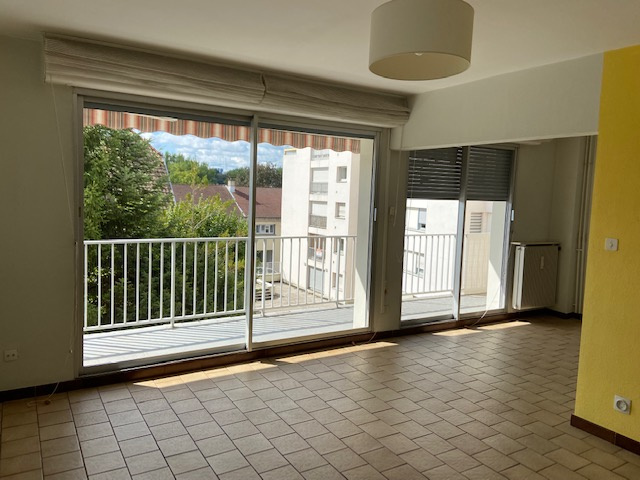 Appartement avec  3 chambres  sur Montbéliard avec garage