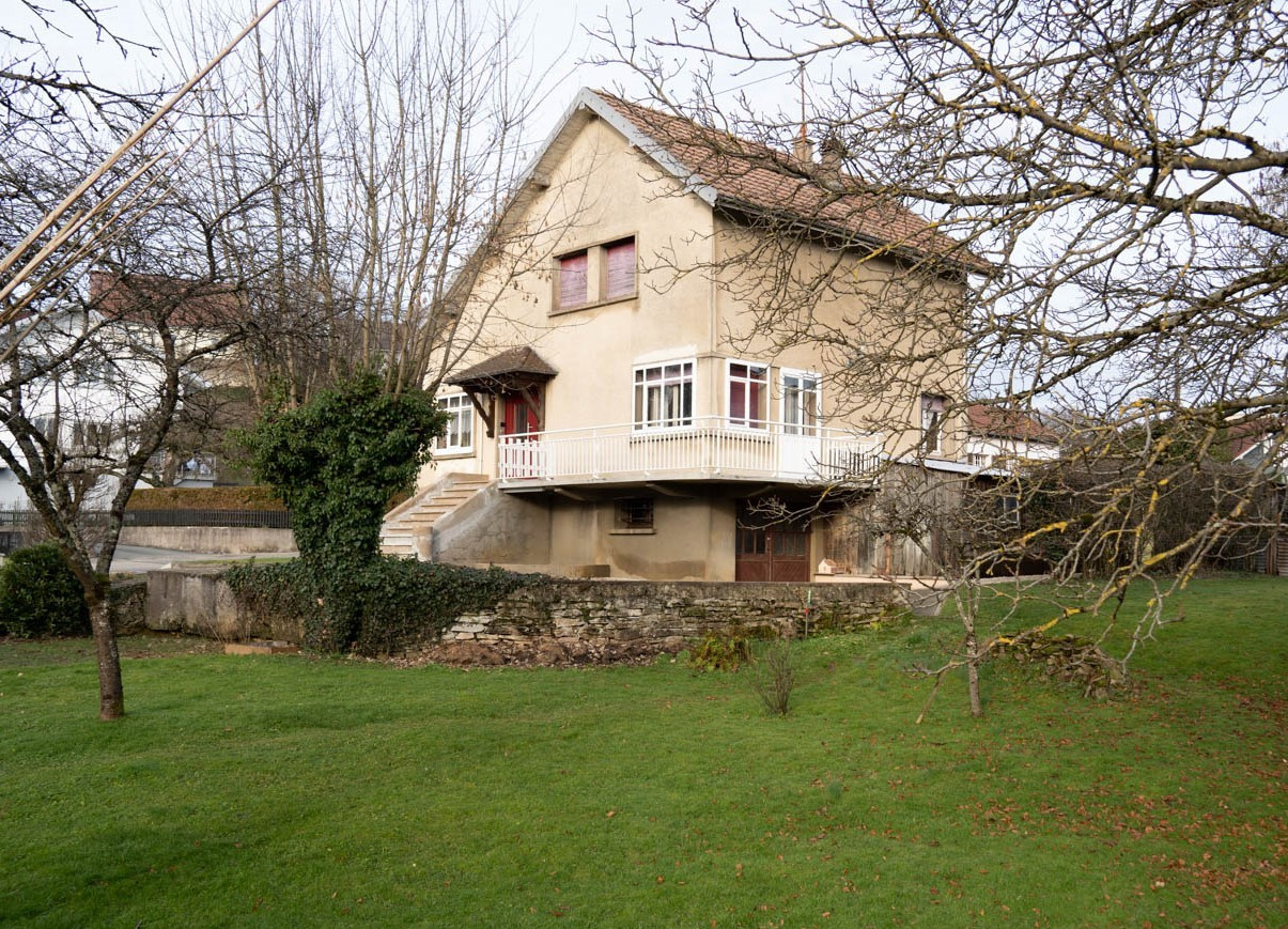 Maison avec beau potentiel