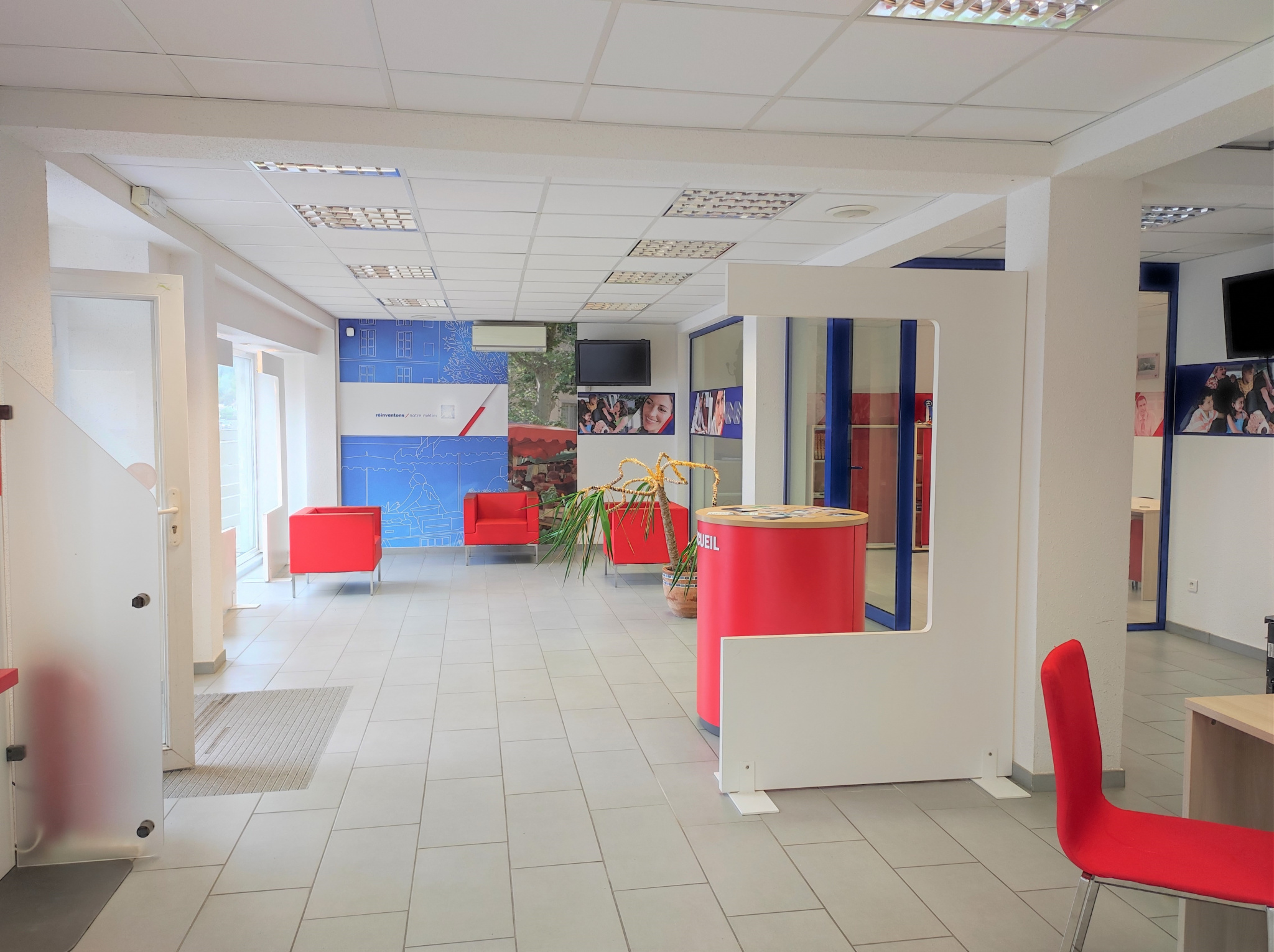 Local professionnel / bureaux 5 pièces DELLE