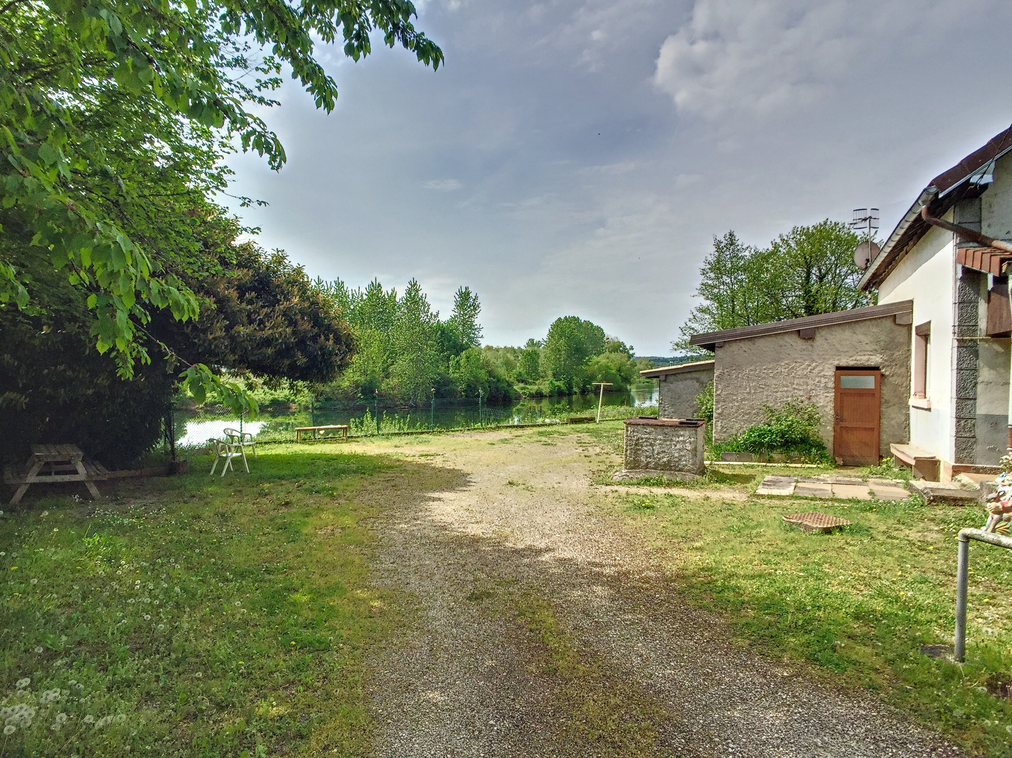 Maison individuelle 2 chambres sur 490m2 de terrain