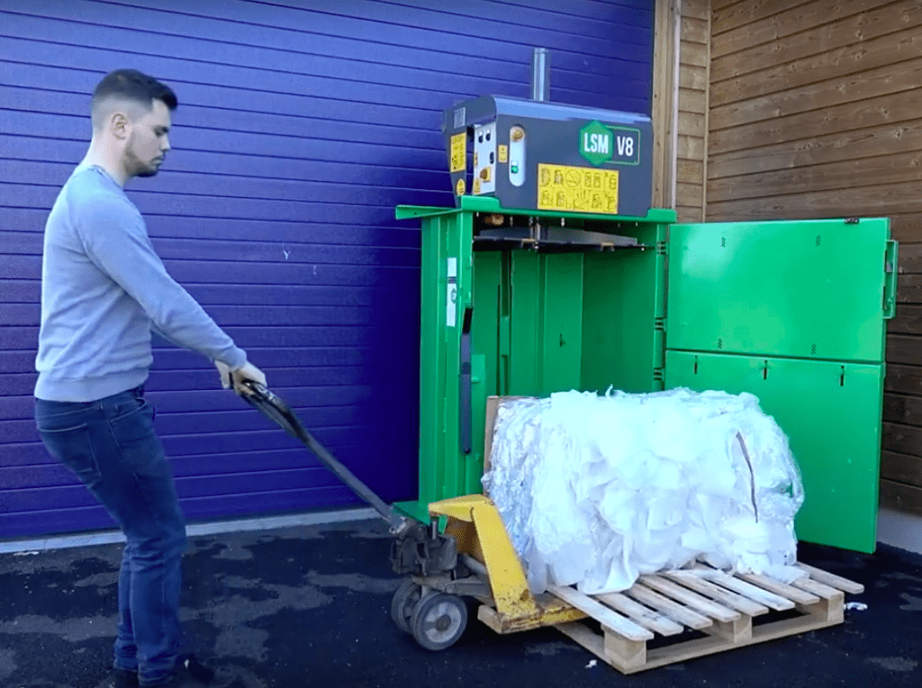 Tri-Logic aide les entreprises à optimiser leurs déchets, en proposant notamment des presses hydrauliques. Optimiser les déchets pour faire des économies, tel est leur mantra. | ©Tri-Logic