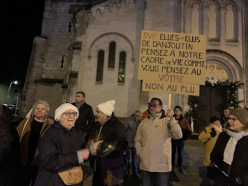 Le collectif d'habitants des trois hameaux de Froideval continue de se mobiliser contre le projet. | ©Le Trois - E.C.