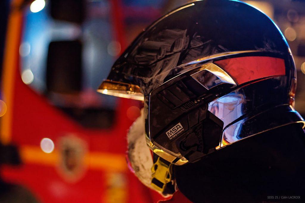 Mercredi 3 mars 2021, feu de toiture à Chatillon-le-Duc. | ©Sdis 25 – Colin Lacroix