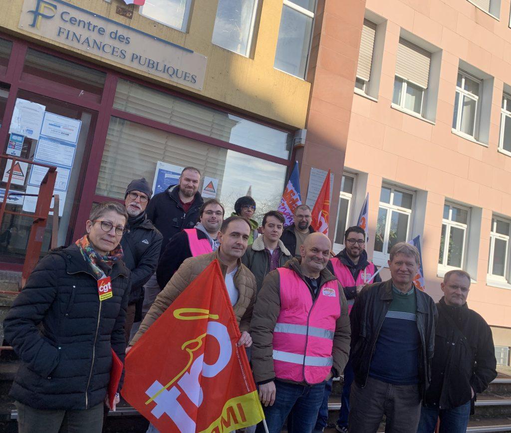 Les agents de la DGFiP ont manifesté à Belfort ce lundi 29 janvier à midi. | ©Le Trois - E.C. 