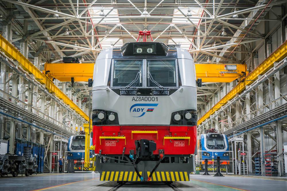 La locomotive Alstom AZ8A Prima T8 destinée à l'Azerbaïdjan. | ©Alstom – Nurbek Zhantileu