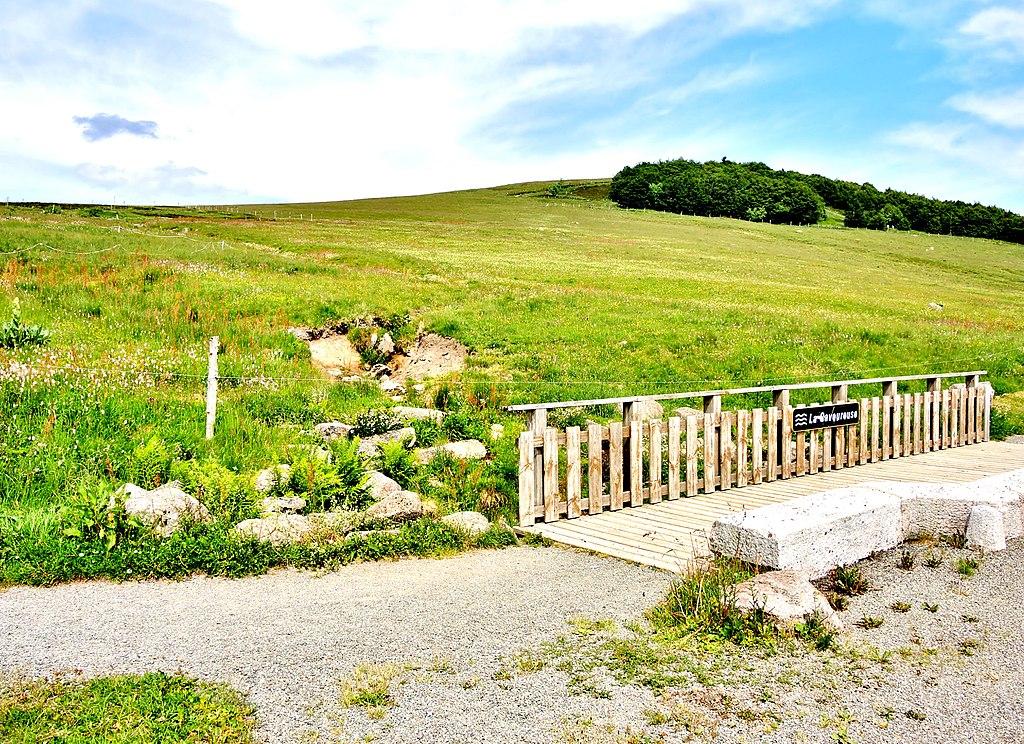 Source de la Savoureuse, en contrebas du sommet du ballon d'Alsace. | ©CC BY-SA 4.0 Deed – Espirat