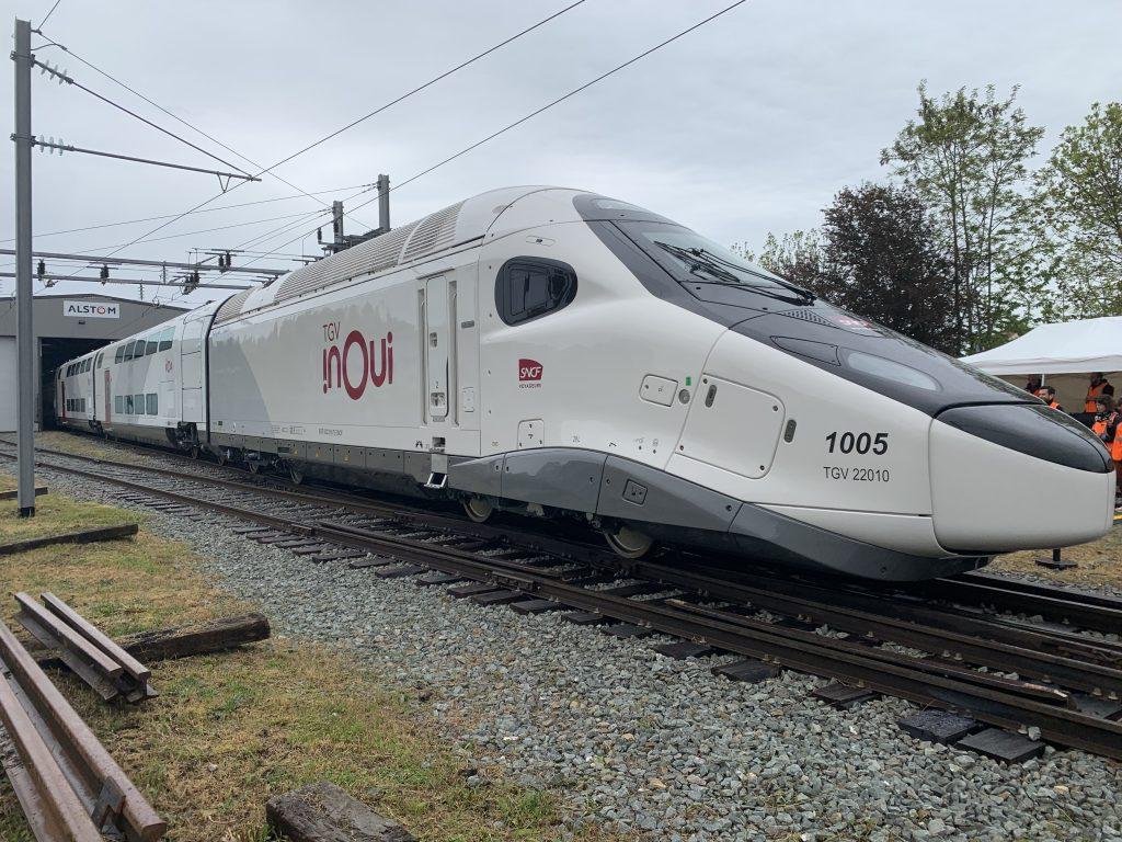 Présentation de la livrée de la gamme inOui de la SNCF du nouveau TGV M, à Belfort, le 29 avril 2024. | ©Le Trois – Thibault Quartier
