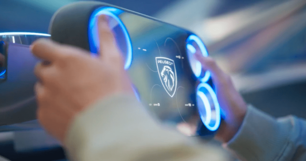Peugeot va équiper un premier modèle de voiture d'un volant rectangulaire en 2026. | ©Peugeot | capture d'écran 