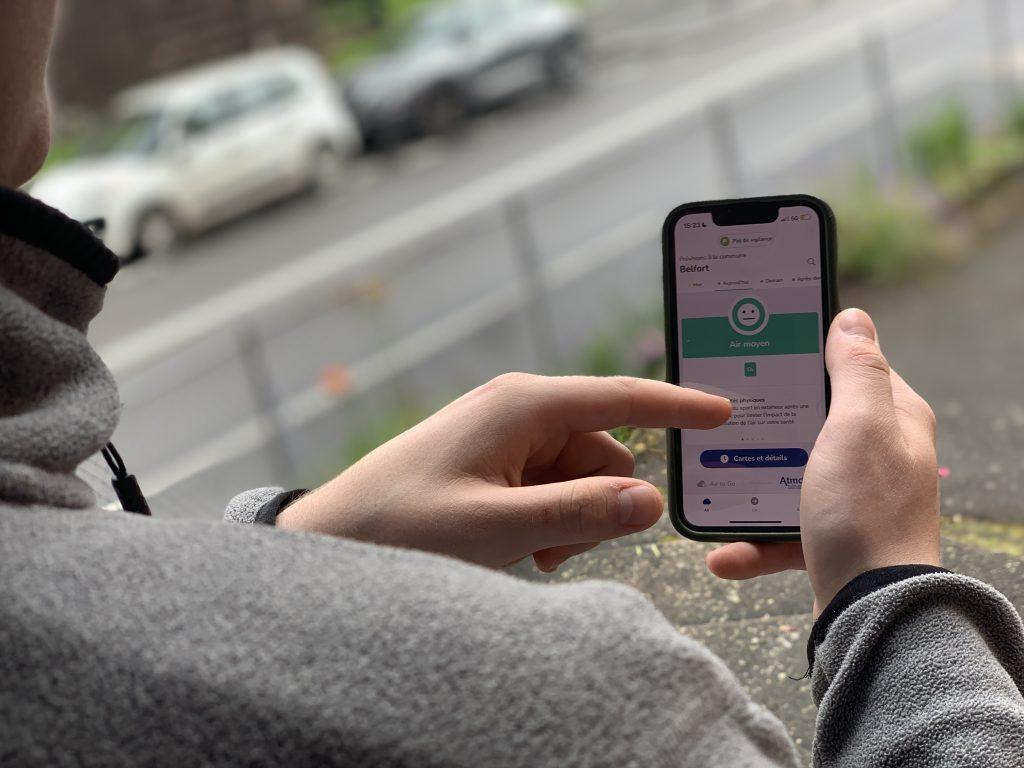 Atmo Bourgogne-Franche-Comté met à disposition une appli mobile dédiée à la qualité de l'air. | ©Le Trois – Thibault Quartier