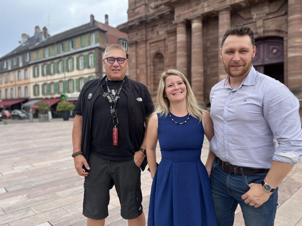 Hjalmar Kemps (à gauche), Marion Kemps-Houver et Brandon Kemps. | Le Trois - H.G.