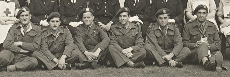 Jean Couturier (4e en partant de la gauche) fait partie du commando Kieffer qui débarque le 6 juin 1944 devant Ouistreham. | ©Collection privée 