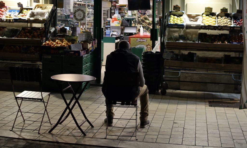 Une épicerie, ouverte de nuit. | ©Éric – Adobe stock – illustration