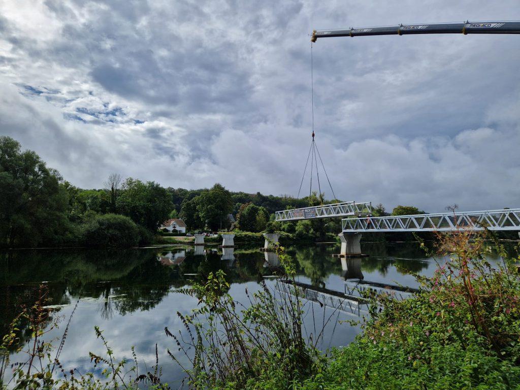 La passerelle entre Lougres et Colombier-Fontaine sera bientôt praticable. | ©PMA