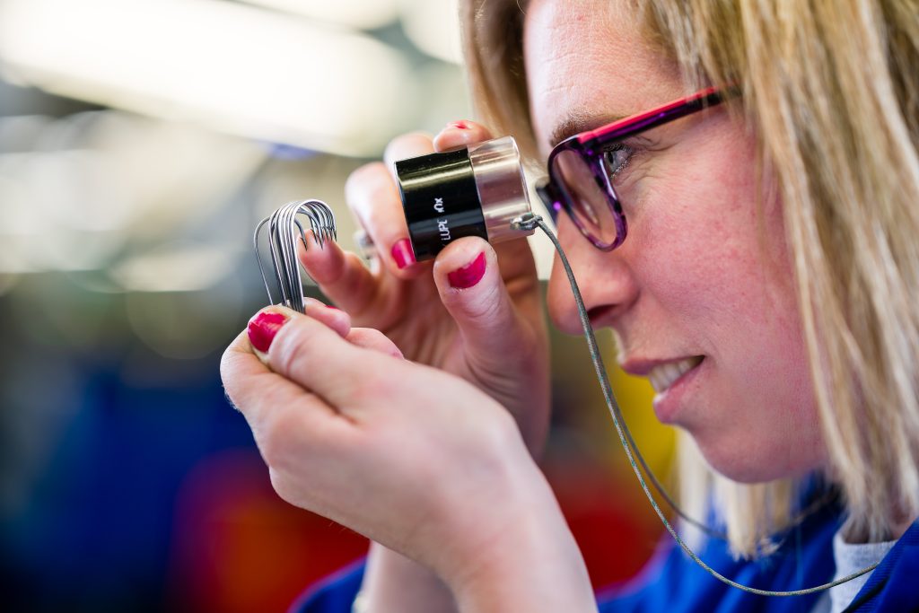 VMC Pêche, à Morvillars, est un leader mondial des hameçons. | ©Jerome Baudoin