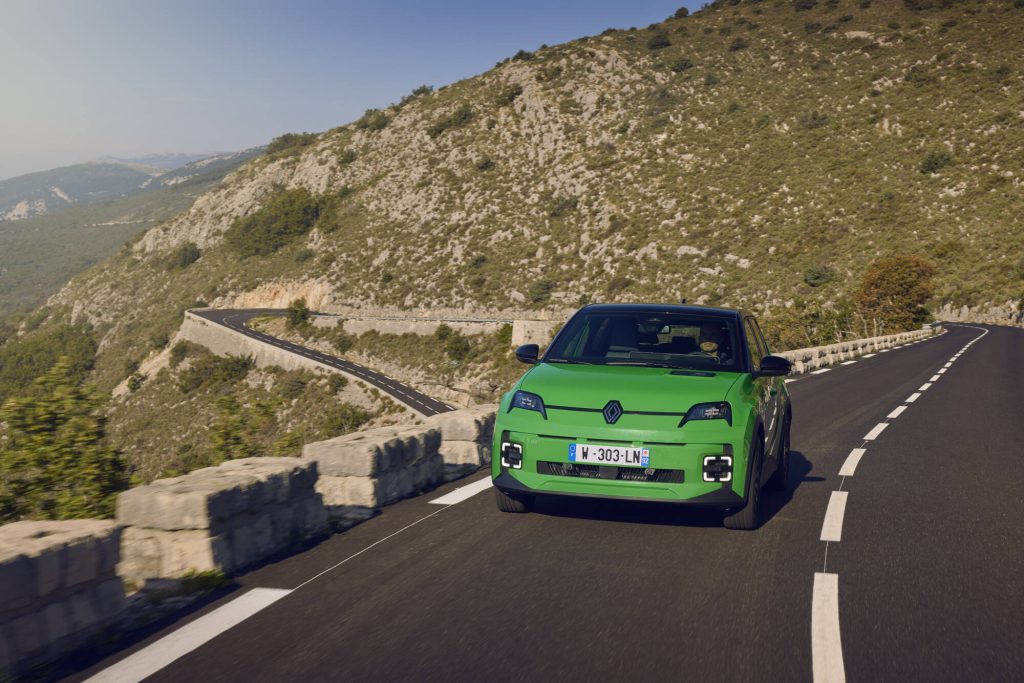 La nouvelle Renault 5 connait un certain succès depuis son lancement. | ©Yannick BROSSARD/DPPI