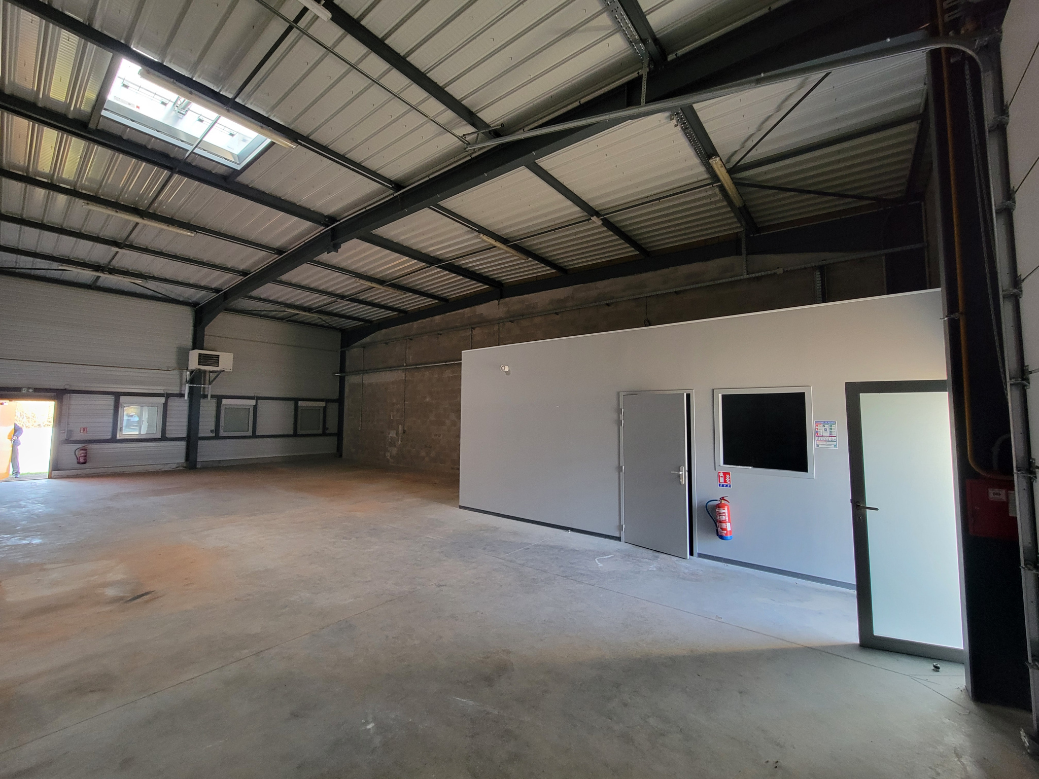 Cellule de 171 m2 situé à l&rsquo;Actiparc à Montbéliard