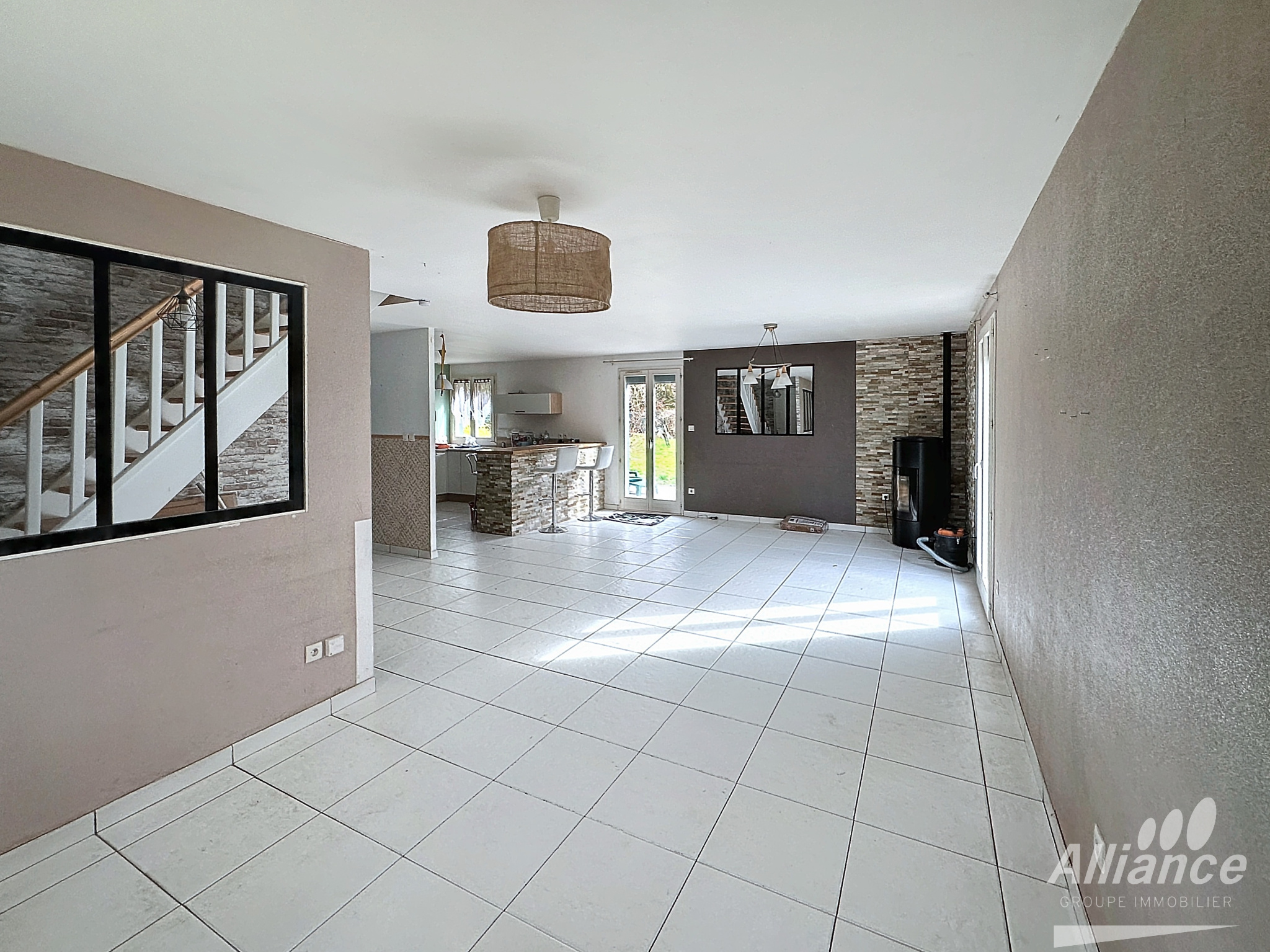 Maison 3 chambres avec garage sur 1040 m2 de terrain