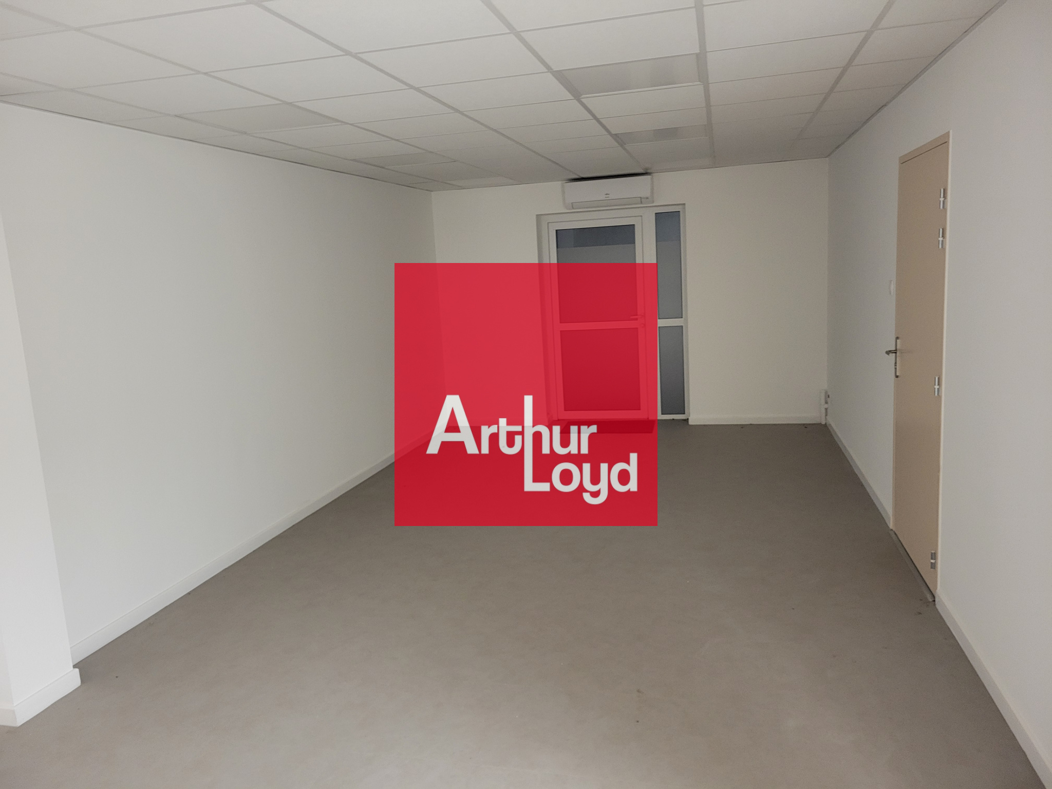 LOCAUX PROFESSIONNELS A LOUER