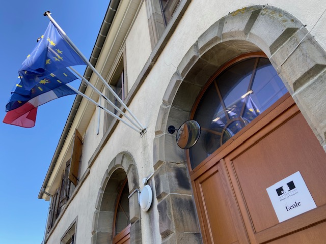 L'école d'Auxelles-Bas, concernée par le retrait d'un poste. Tout comme Auxelles-Haut. | ©Le Trois - P.-Y.R.
