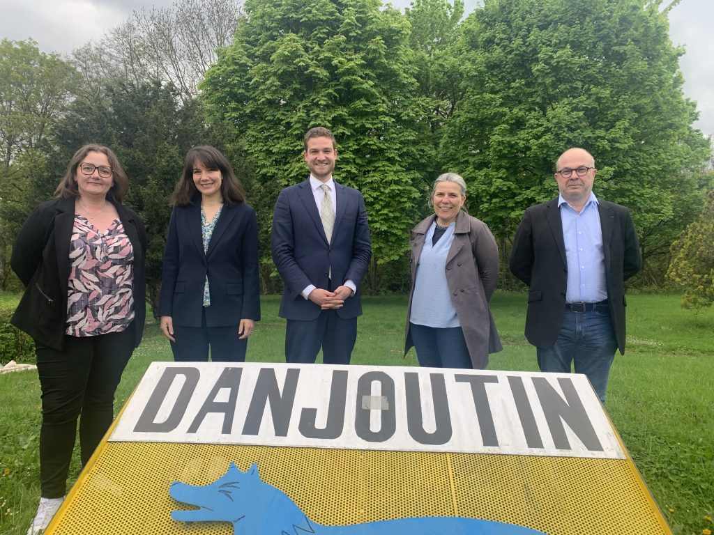 Stéphane Fluckiger (au centre) lance la campagne municipale à Danjoutin. | ©DR