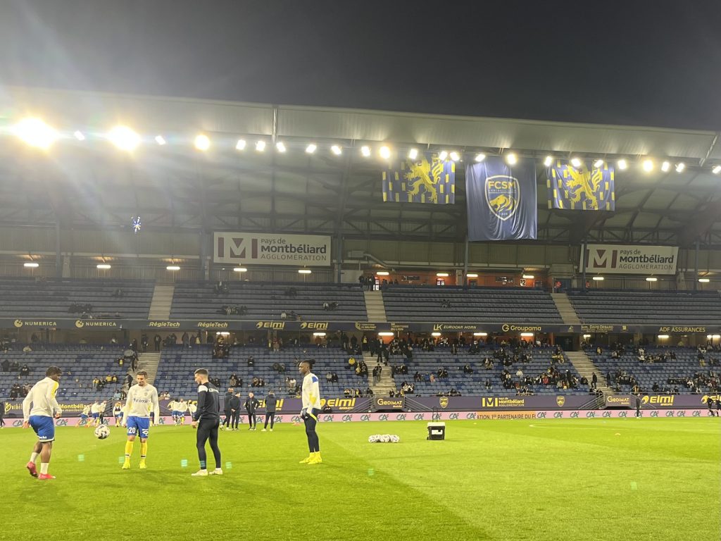 Sochaux doit se mettre à l'abri de la relégation dès vendredi à Villefranche. | Le Trois - © Hugo Gueritaine.
