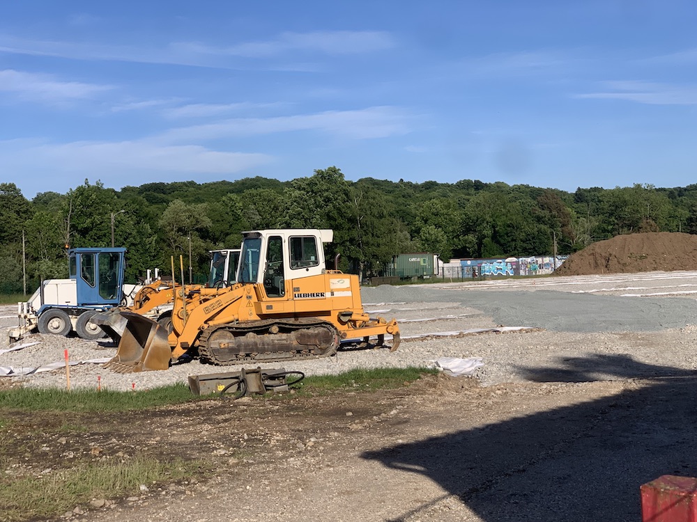 La commune de Danjoutin aménage un terrain de football synthétique.