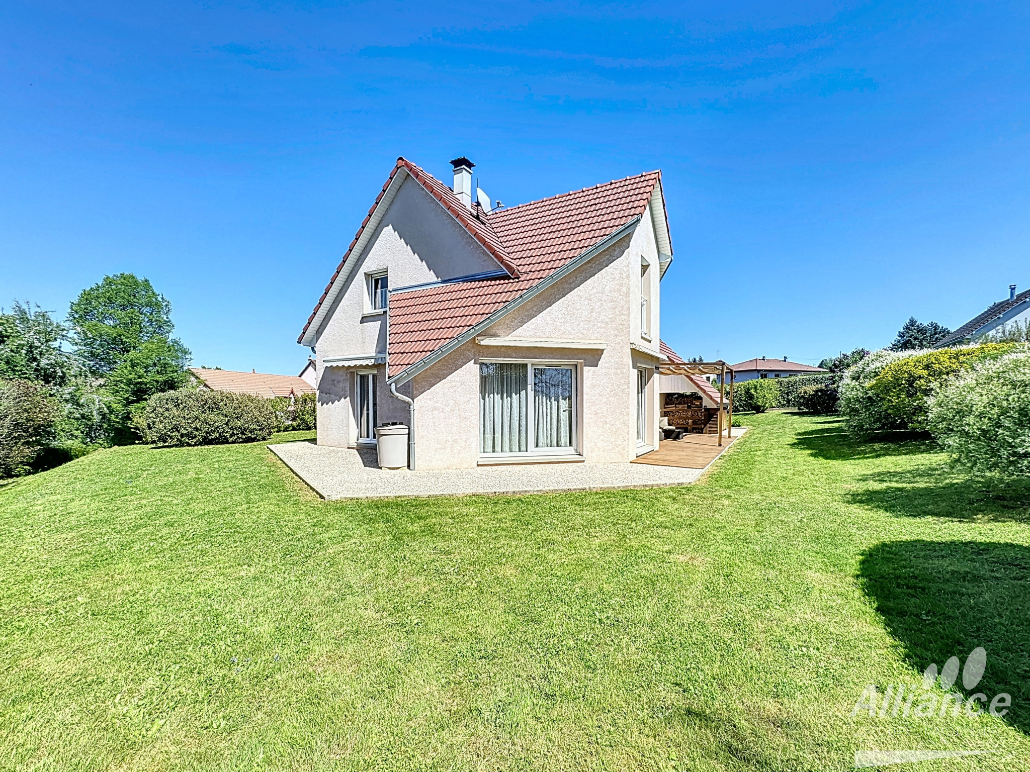 Maison d&rsquo;architecte sur 17 ares de terrain –  FRAHIER ET CHA