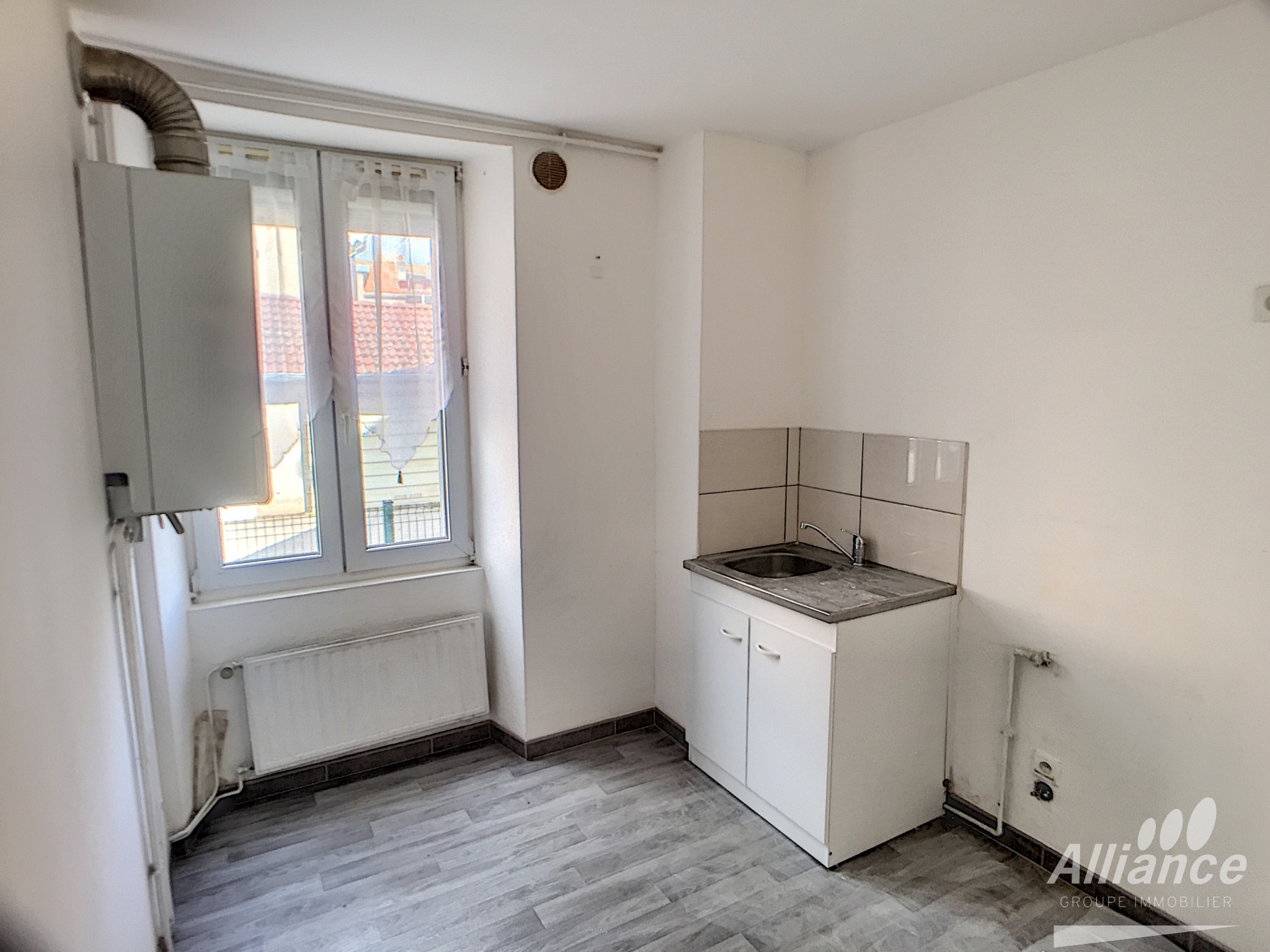 APPARTEMENT F3 LUMINEUX ET SPACIEUX DANS QUARTIER DEMANDE