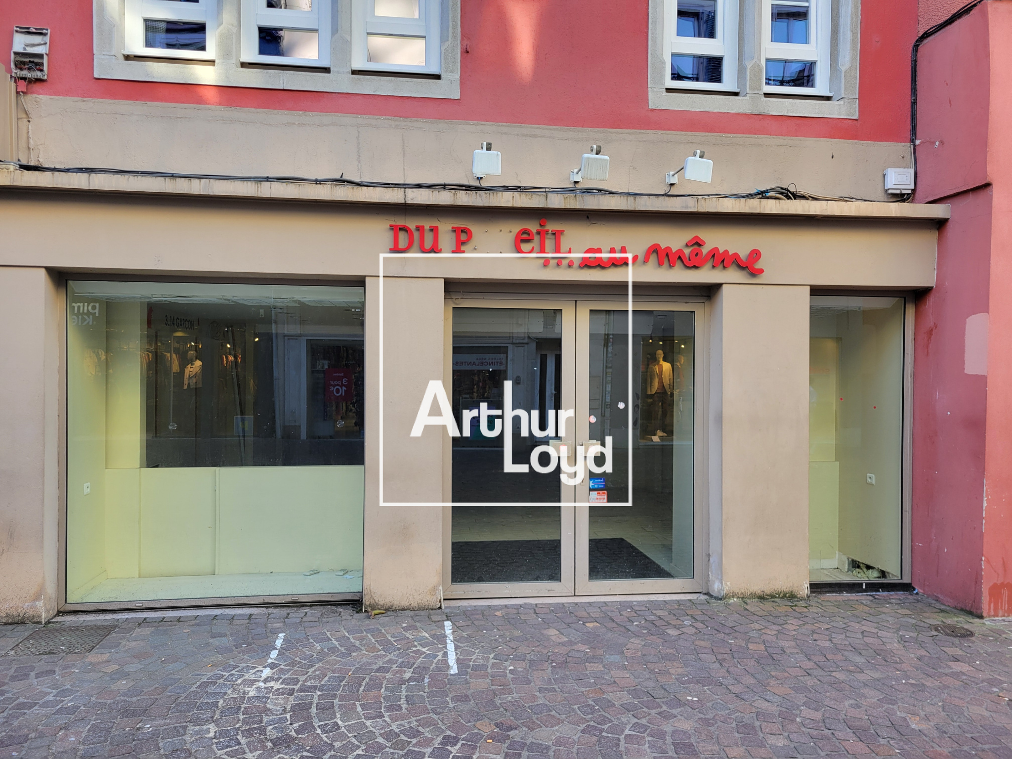 LOCAL COMMERCIAL  DE 110 M2 A LOUER RUE PIETONNE MONTBELIARD