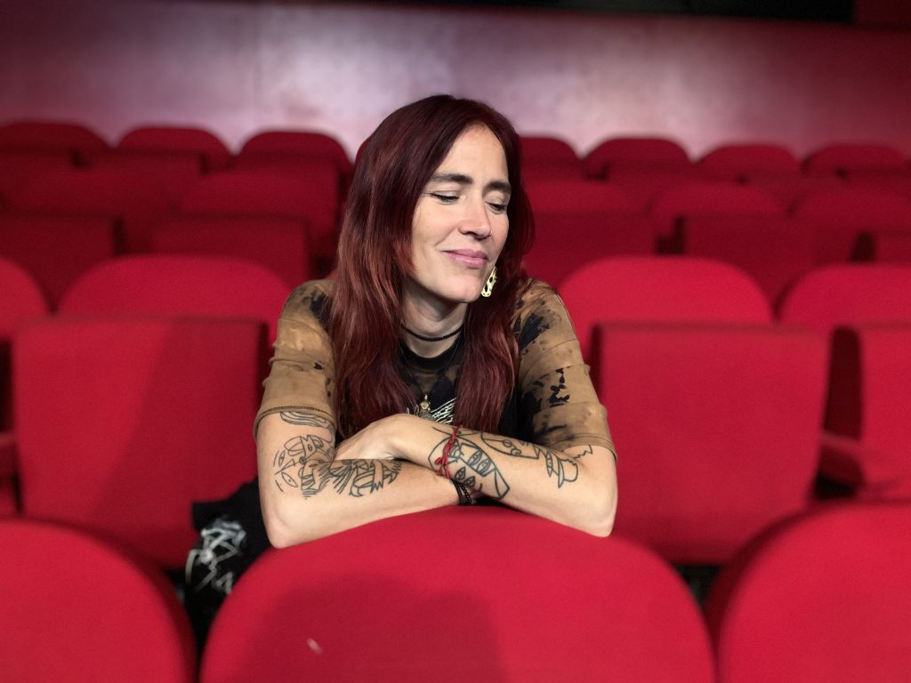 La Chica est la marraine du Fimu 2025. Rencontre. | ©Le Trois - E.C. 