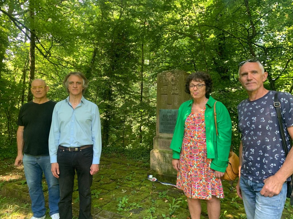 Patrick Cantat, Vincent Jeudy, Nathalie Tardieu, professeure de mathématiques et petite-fille de résistante, et Philippe Gury, fils de résistant.