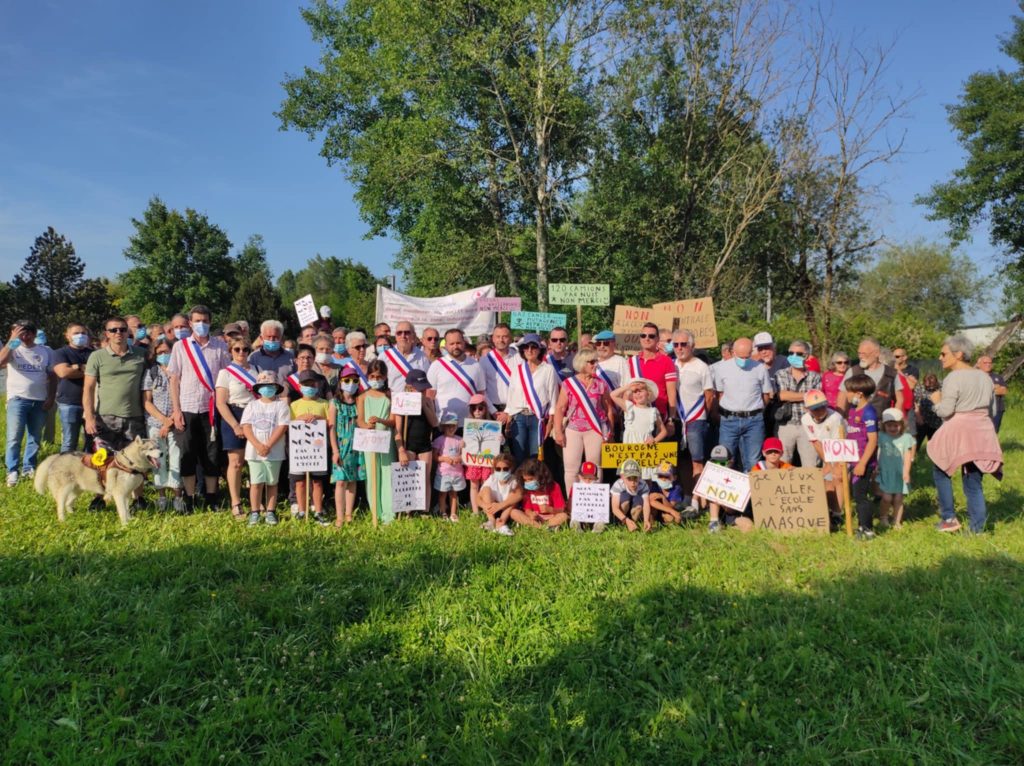 120 personnes manifestent contre l'installation d'une centrale d'enrobage mobile à Bourogne.