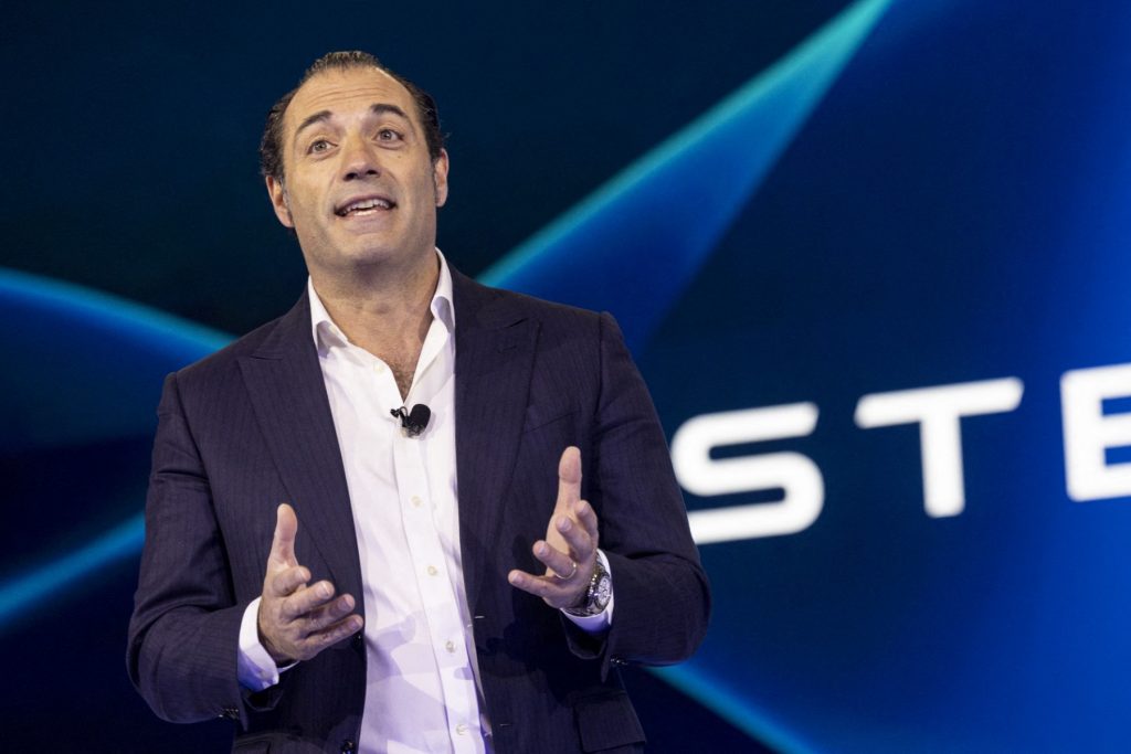Antonio Filosa, directeur général de Stellantis, en 2024 à Los Angeles.