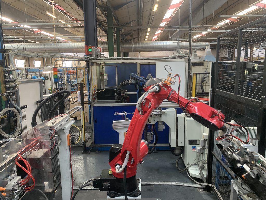 Ligne de production de Technitube, sous-traitant automobile, à Étupes.