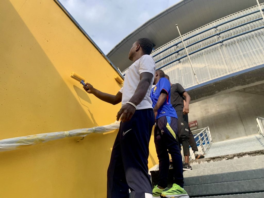 Les jeunes joueurs du centre de formation de Seloncourt mettent du coeur à l'ouvrage. | ©Le Trois - E.C.