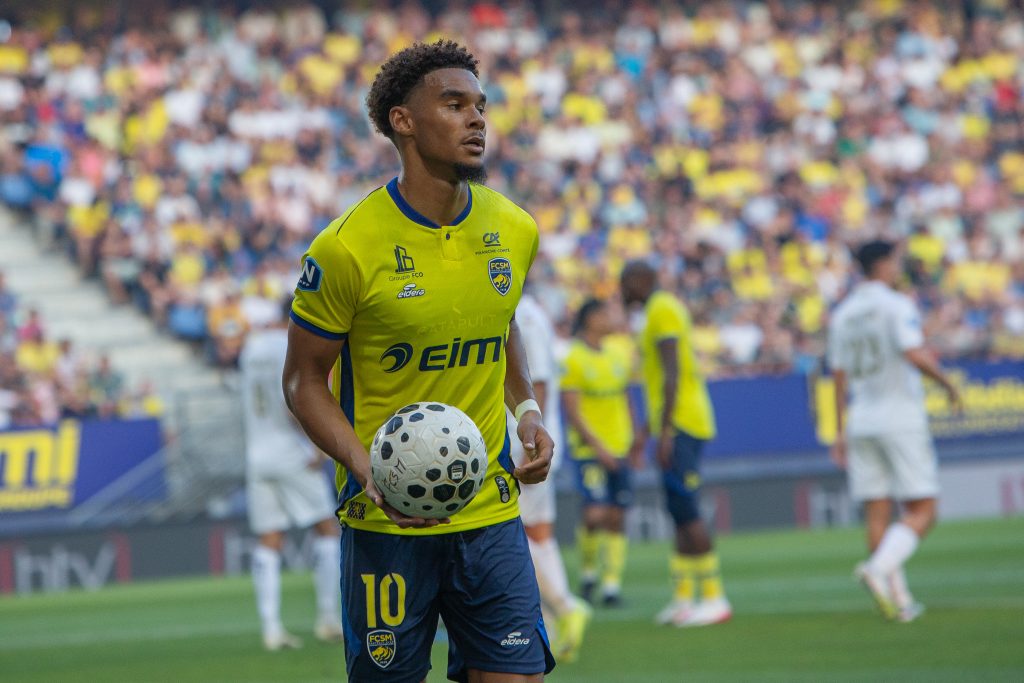 L'attaquant du FC Sochaux-Montbéliard, Boubacar Fofana, contre Orléans, en août 2025.