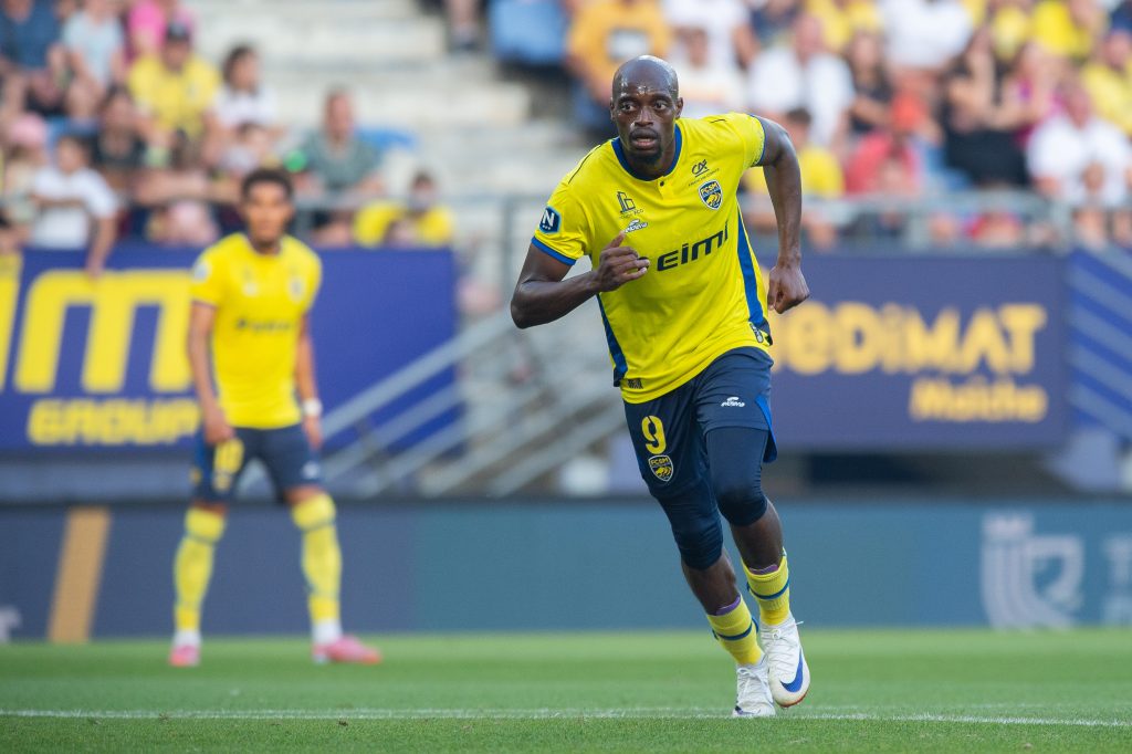 Kapit Djoco, attaquant du FC Sochaux-Montbéliard, contre Orléans, en août 2025.