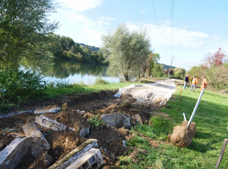 Une piste cyclable est aménagée entre Lougres et Bavans.