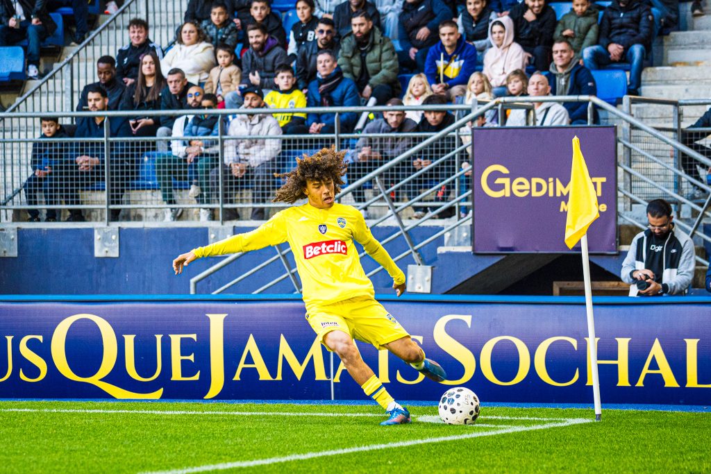 Le milieu de terrain du FC Sochaux-Montbéliard, Victor Joseph, en Coupe de France contre l'AS Audincourt, le 11 octobre 2025.