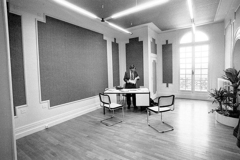 Gilbetrt Karpman dans son bureau à Sévenans. | © collection UTBM