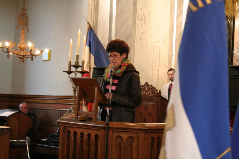 Marie-Antoinette Vacelet lors d'une intervention à la synagogue pour une cérémonie en souvenir des déportés.