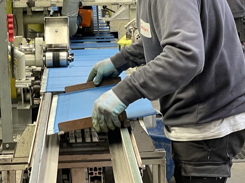 Dans les ateliers de Sélectarc à Grandvillars, la fabrication des électrodes.